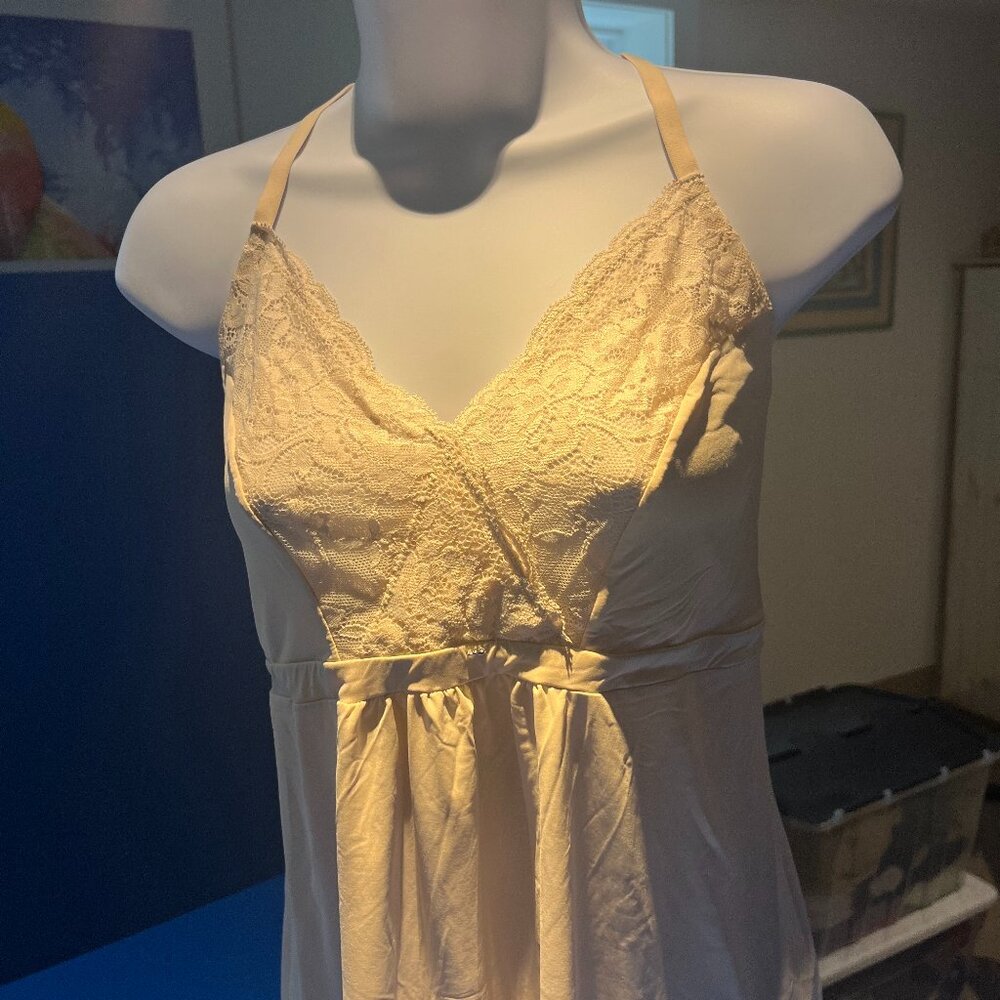 Nightgown Montelle bust support Chemise